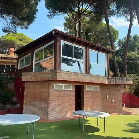 Eco Maresme بيت خشبي *
